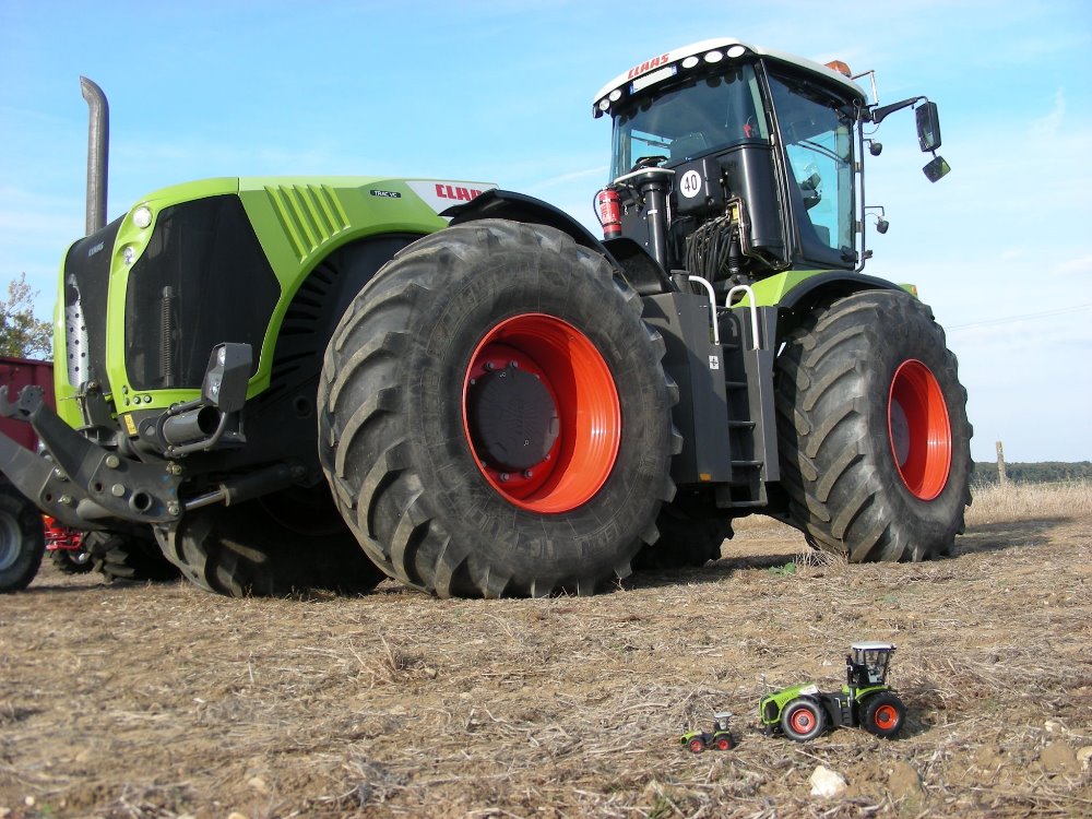 Claas Xerion 5000 m (14).JPG