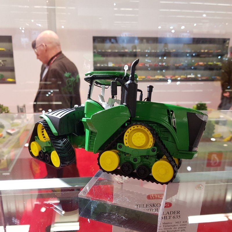 JOHN DEERE 9RX.jpg