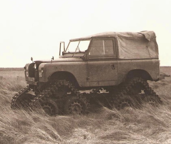 Land Rover Chenilles 2.jpg