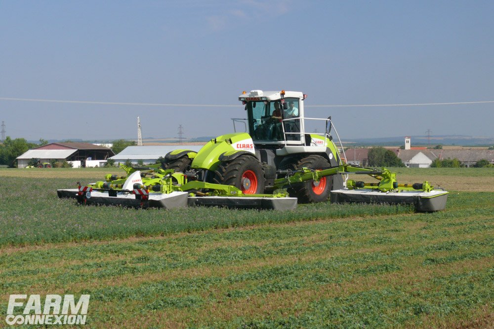 Claas Cougar-1250548.jpg