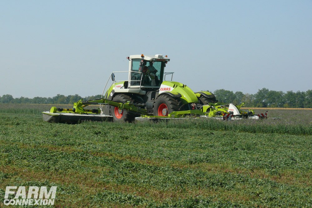 Claas Cougar-1250558.jpg