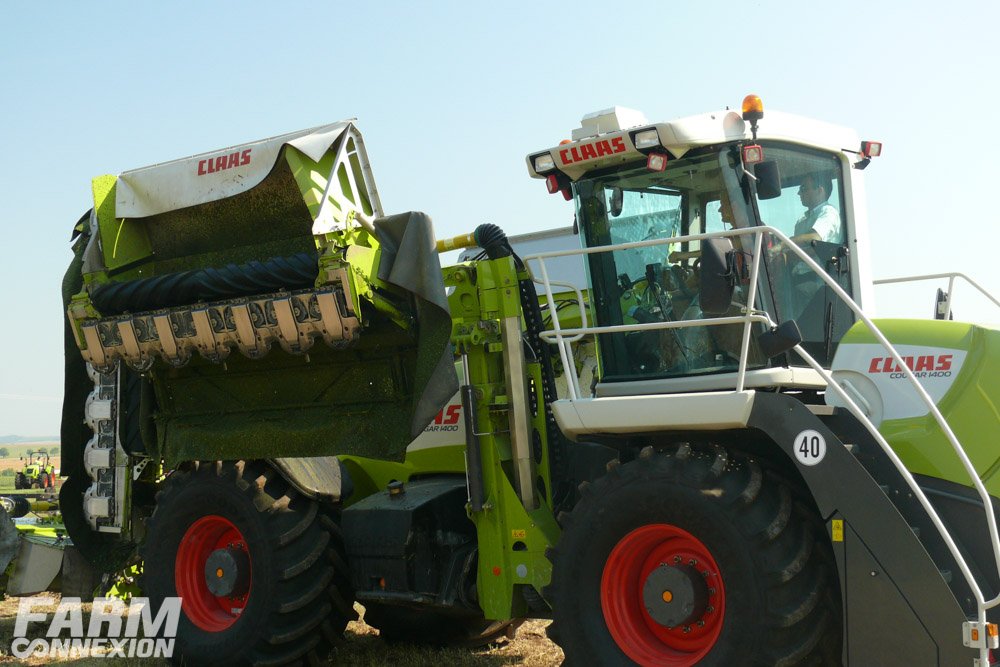 Claas Cougar-1250563.jpg