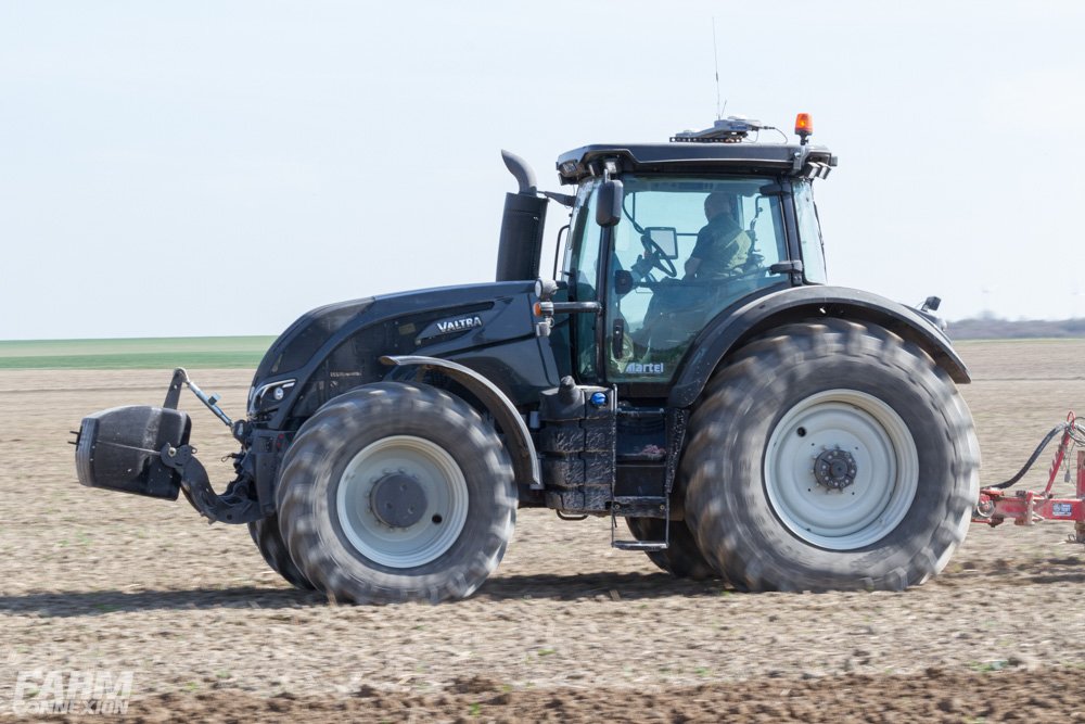 Valtra S-6066.jpg