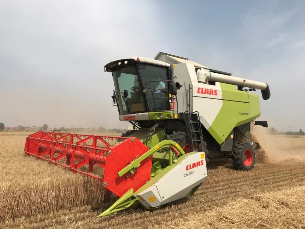 Claas Donimator 370.jpg