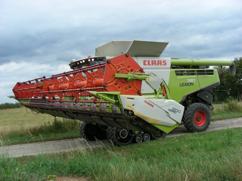 Claas Lexion 780 (2).JPG