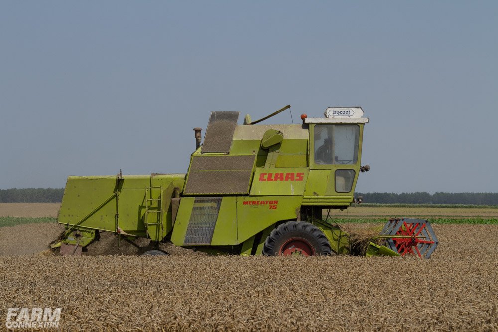 Claas Mercator 75-0957.jpg