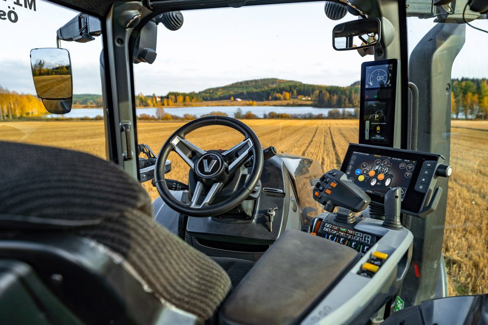 valtra-T255-Active-12.jpg