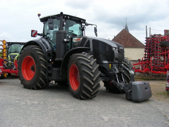 Claas Axion 930 (1).JPG