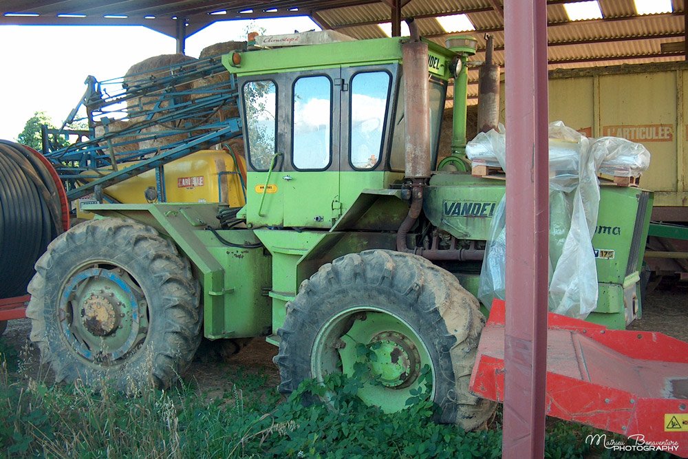 Vandel-V175-01.jpg
