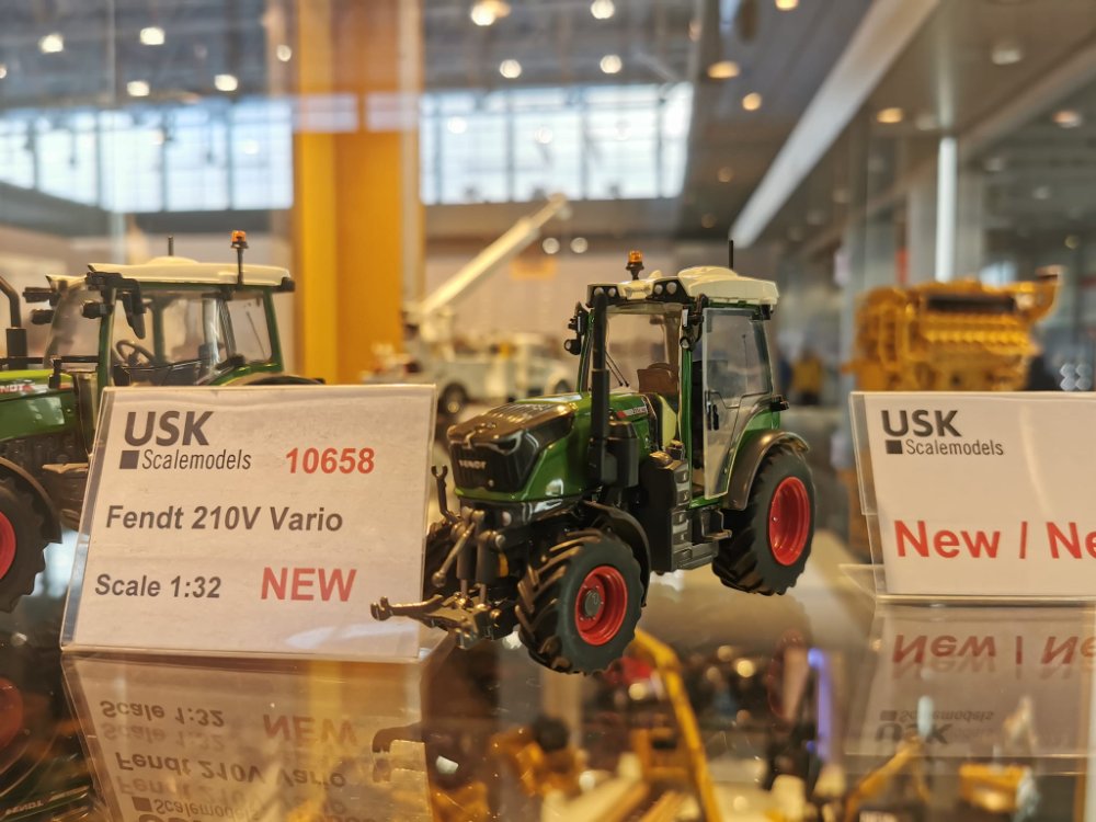 USK - Fendt 200 Vigneron.jpg