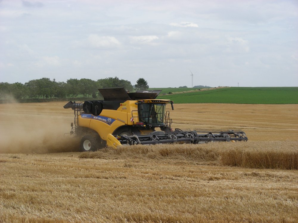 New Holland CR10-90 (2).JPG